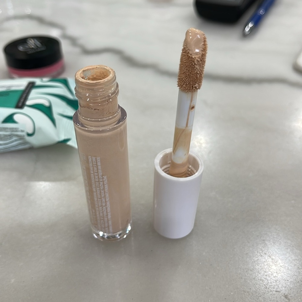 Makeup Bundle - Picture 5 of 12